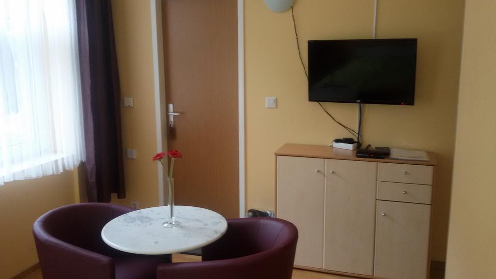 Pension Fuerst Borwin Markgrafenheide Esterno foto