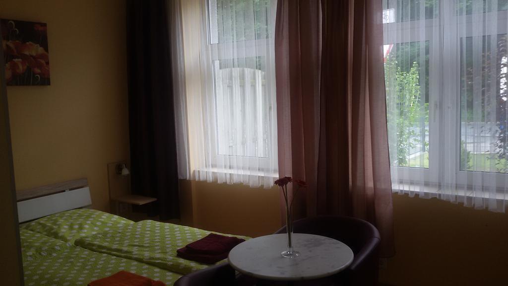 Pension Fuerst Borwin Markgrafenheide Esterno foto